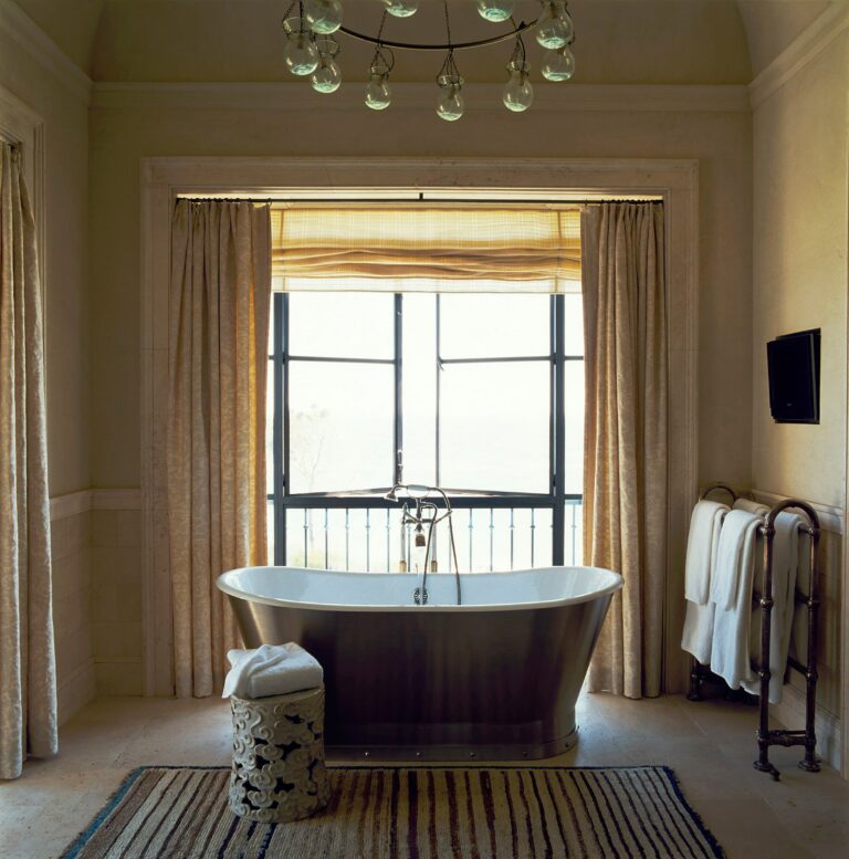 Palladian Villa in Malibu | Ferguson & Shamamian-15