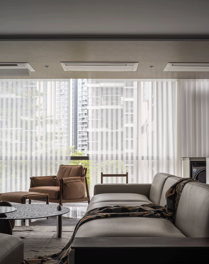 悬空楼梯下的蓝调空间丨中国广州-31