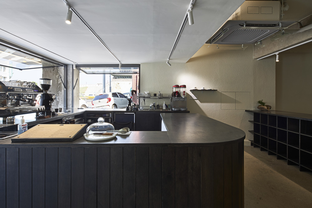 20 平米的现代简约咖啡厅设计-4