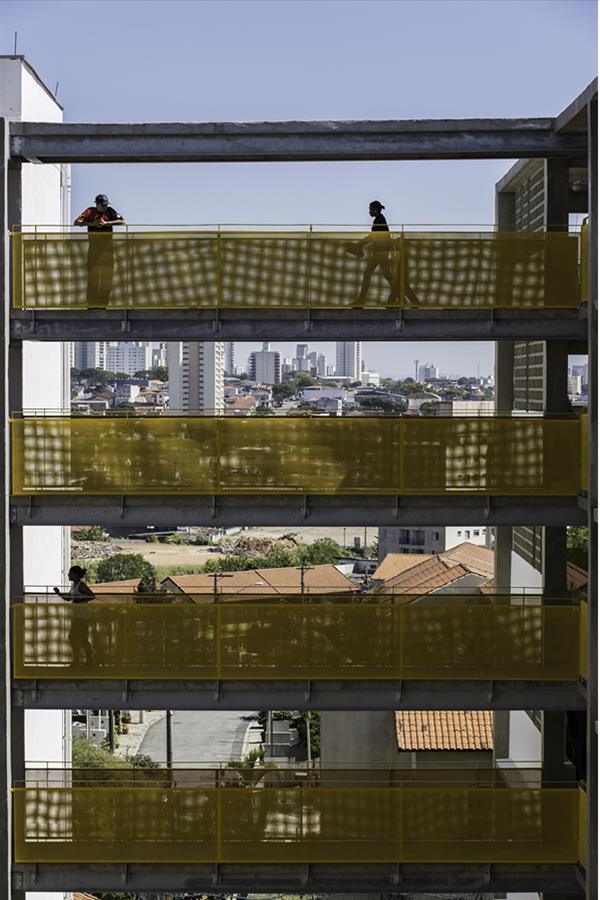 巴西圣保罗 Corruíras 住宅区——经济实惠与设计的完美结合-12