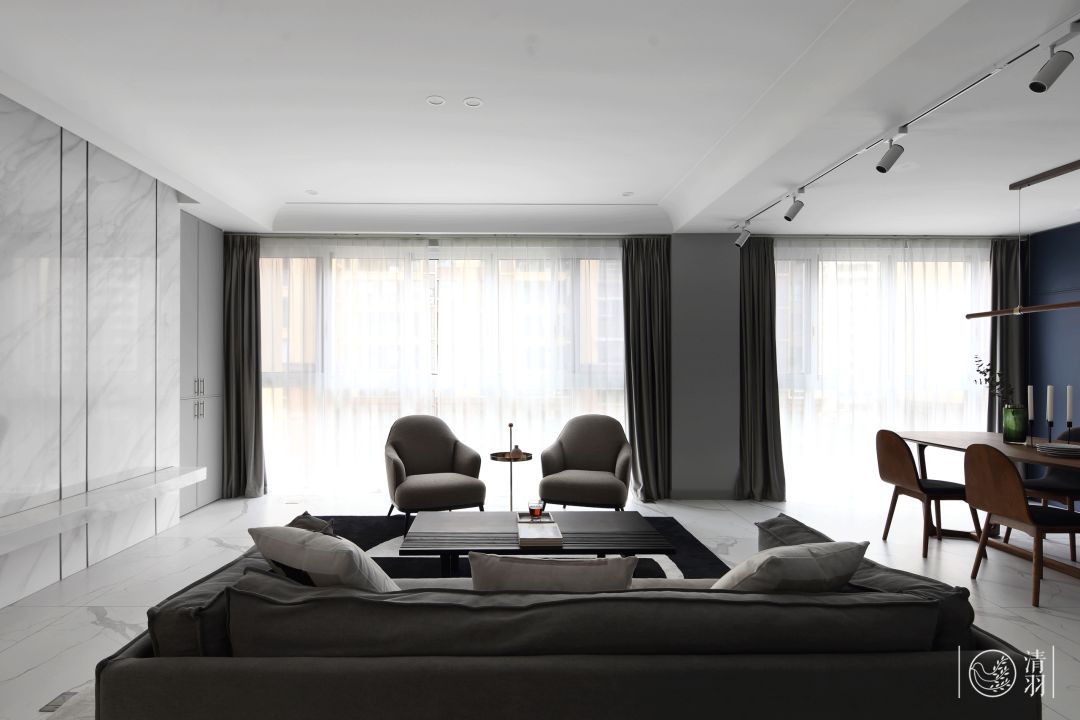 幸福诠释家的温暖——现代精致四口之家设计-34