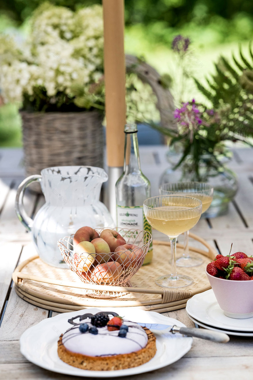 丹麦温馨乡村小屋,白色内饰的极致魅力-17