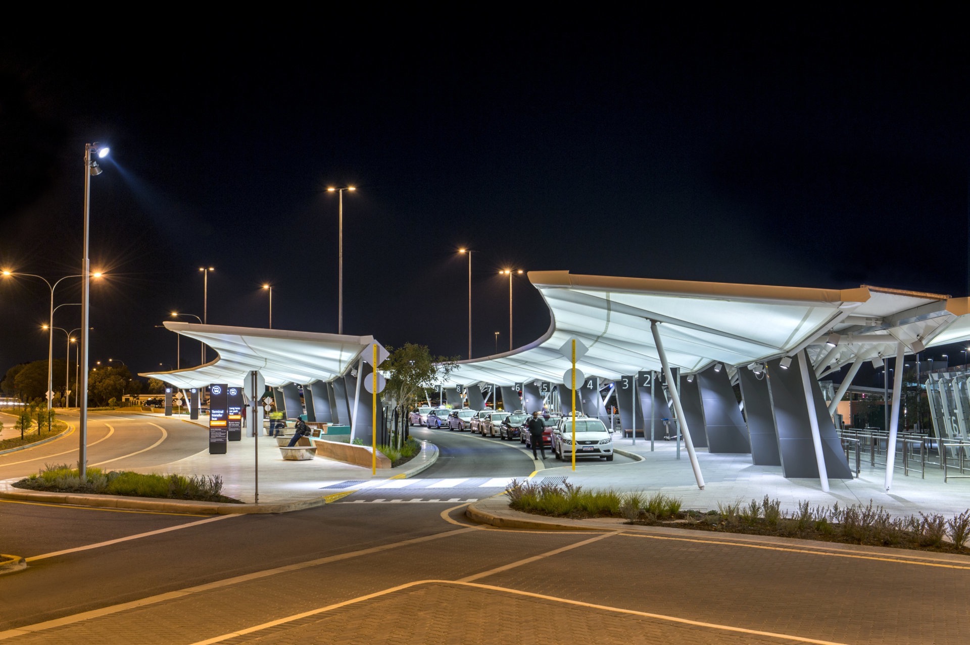 Perth Airport Forecourt and Canopies | Woods Bagot-5