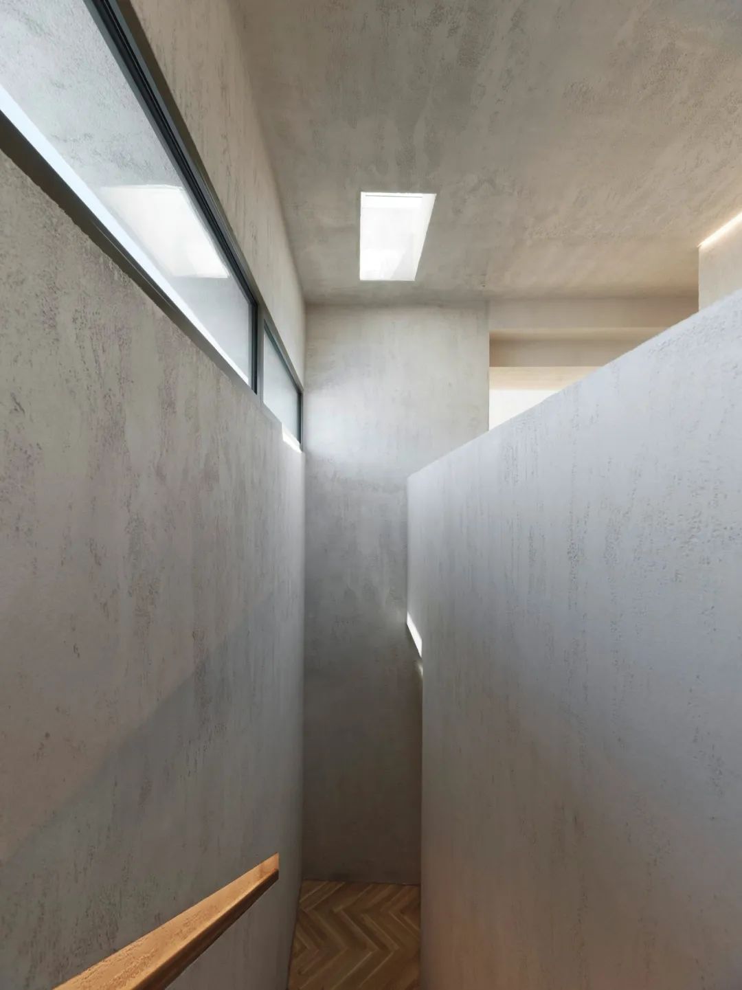 奥地利林茨 Taubenmarkt 住宅——Hertl Architekten 的极简主义杰作-7