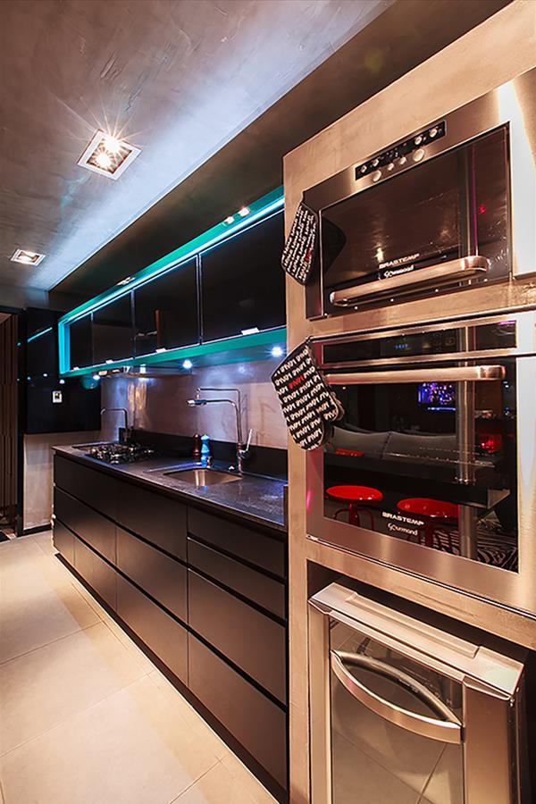 巴西建筑师公寓 | 工业风与自然元素的完美融合-8