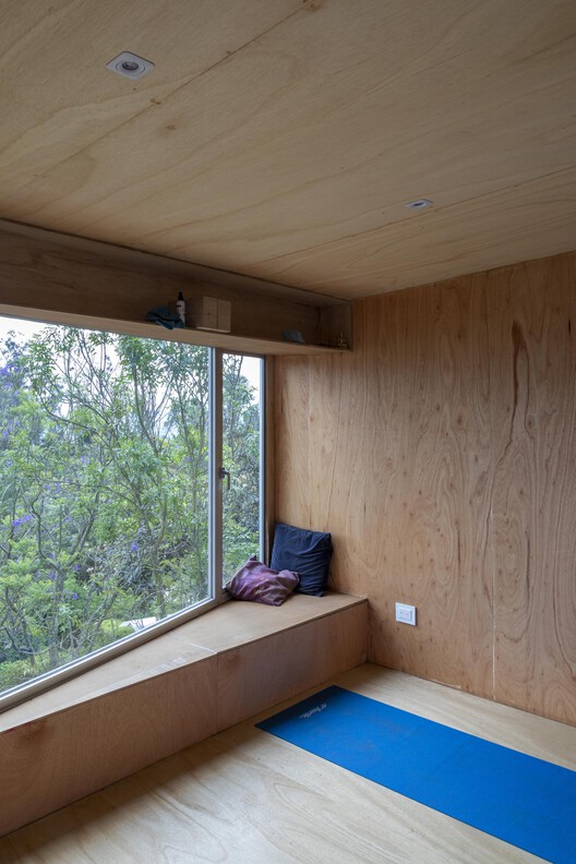 "倾斜立方体 | 2022 年 Quito 的 Oblique Extension House"-22