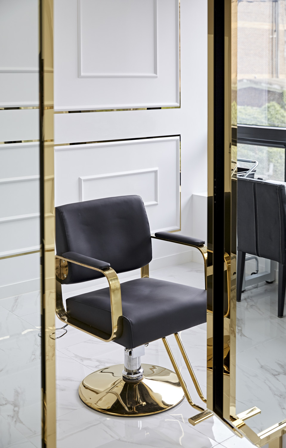 首尔江南区的 15 平白色简约美容室设计-15