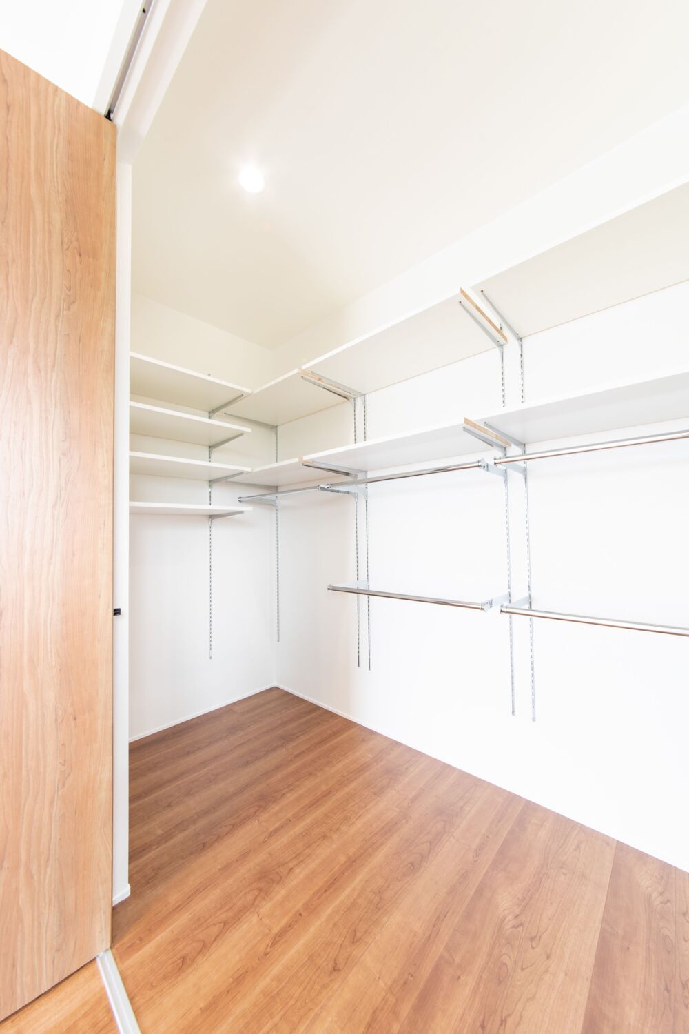 ランドリールームと物干しスペースを広く確保したフリージアの家丨日本和歌山丨ロイヤルホームズ-65