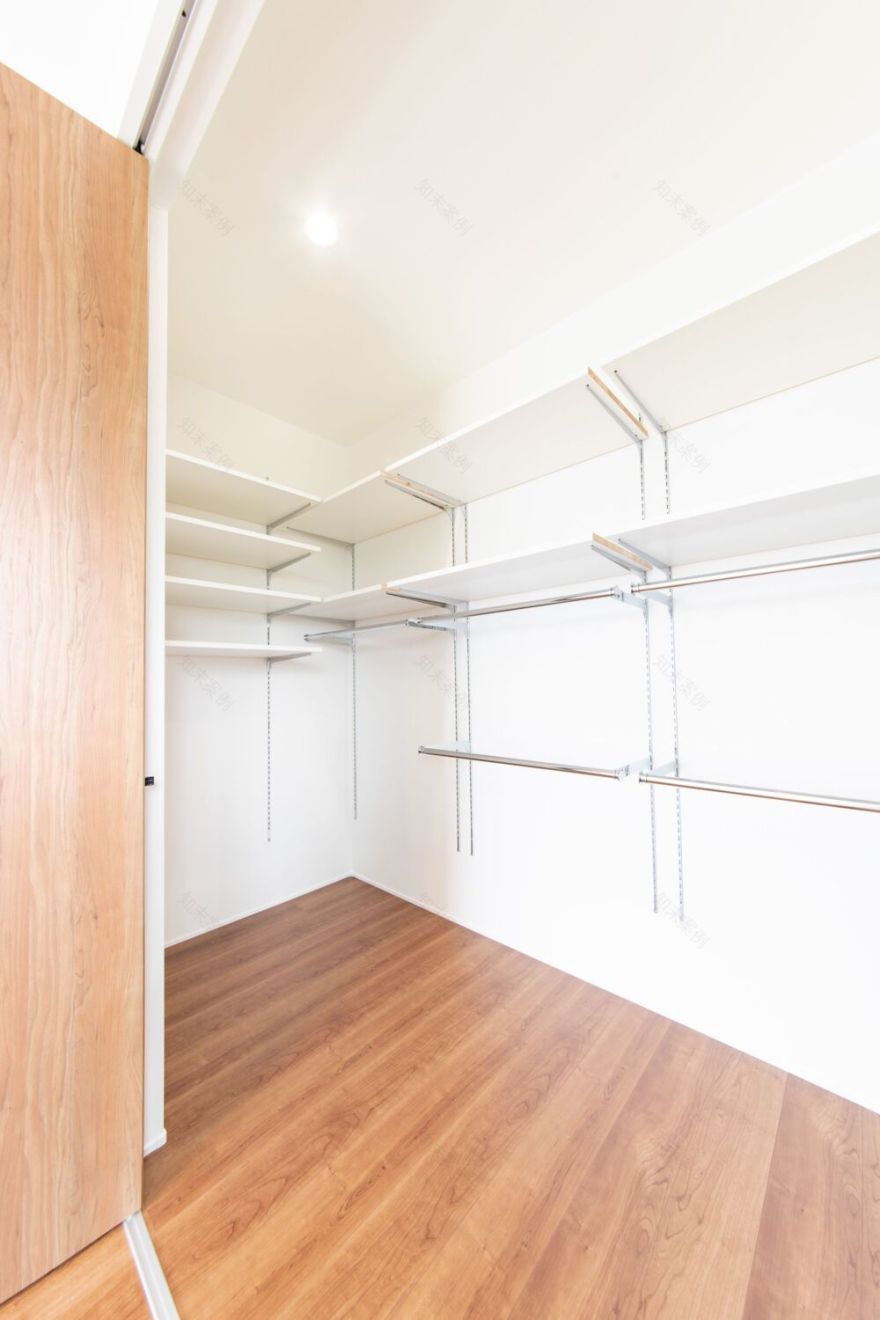 ランドリールームと物干しスペースを広く確保したフリージアの家丨日本和歌山丨ロイヤルホームズ-65