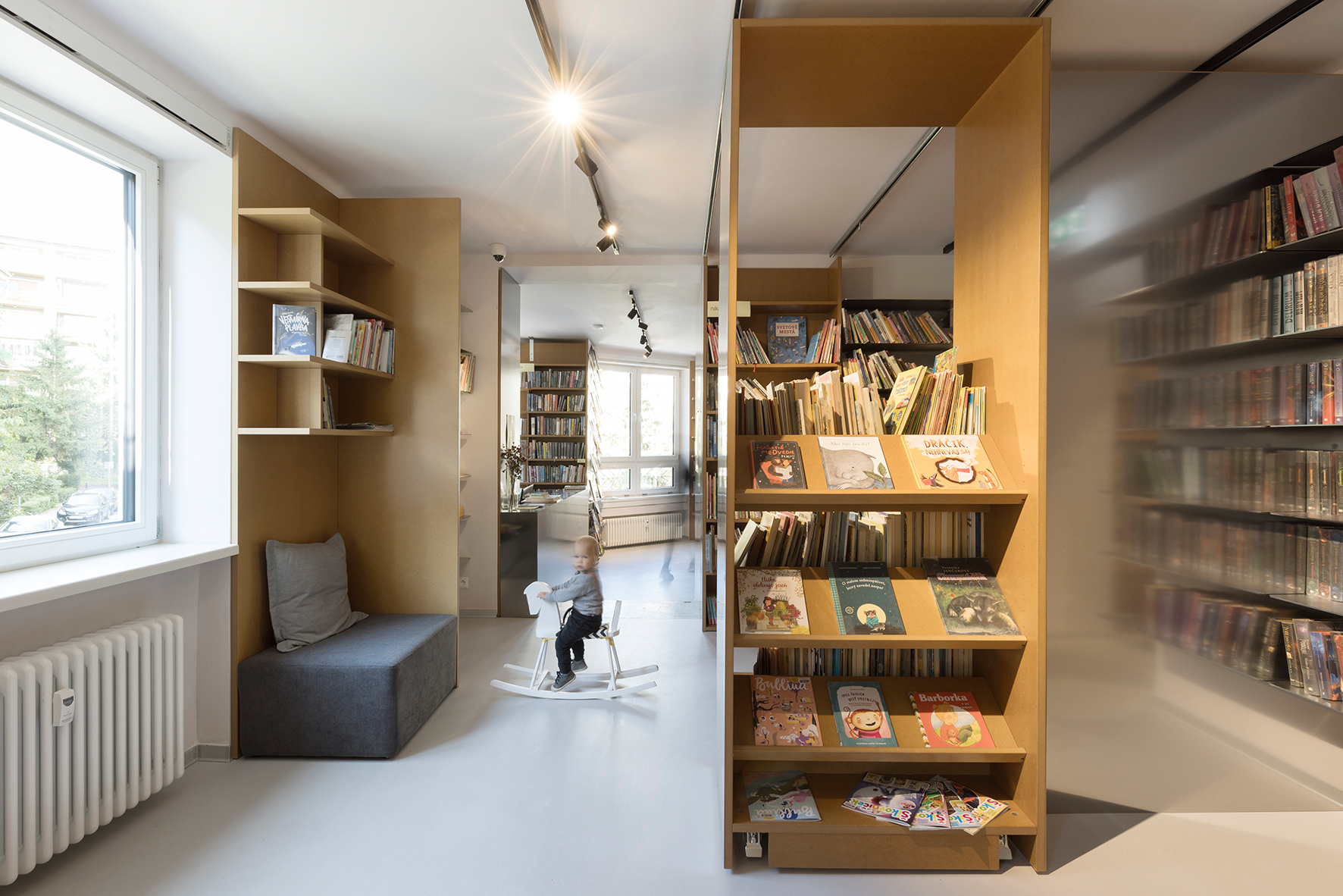 旧市政厅改造为社区图书馆丨斯洛伐克布拉迪斯拉发-33