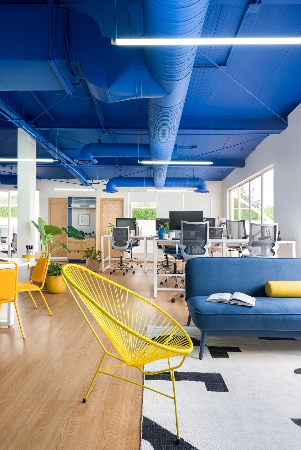 颠覆传统的金融科技公司总部设计-11