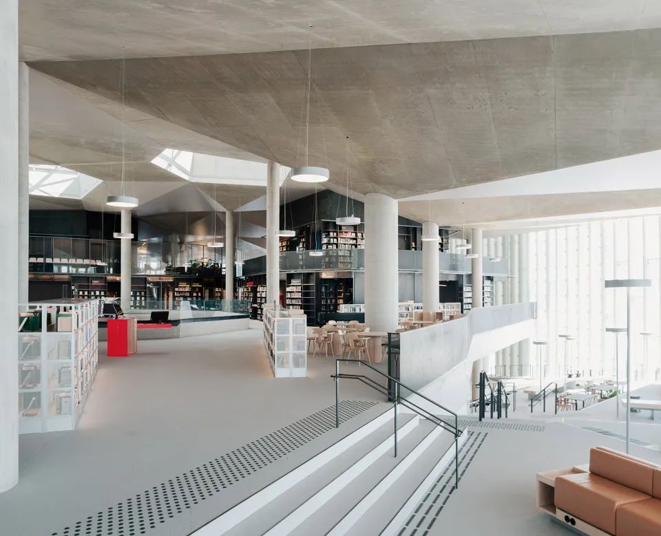 奥斯陆新图书馆 | 悬臂式现代空间-0