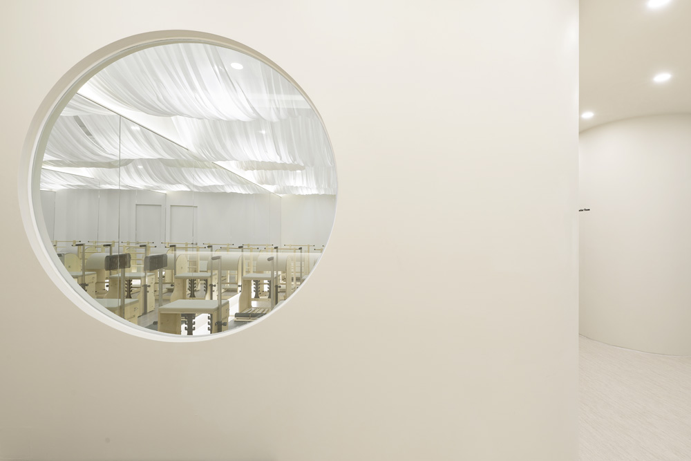 粉色点缀的 41 平米私人健身会所-9