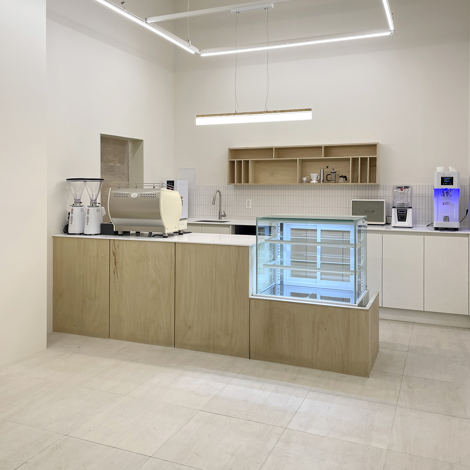 18 平米极简咖啡厅，呈现温馨早午餐空间-5