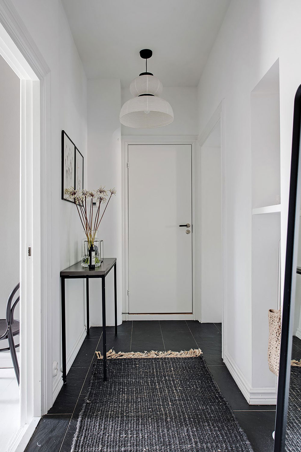 哥德堡优雅灰白公寓,复古门设计瞩目-28