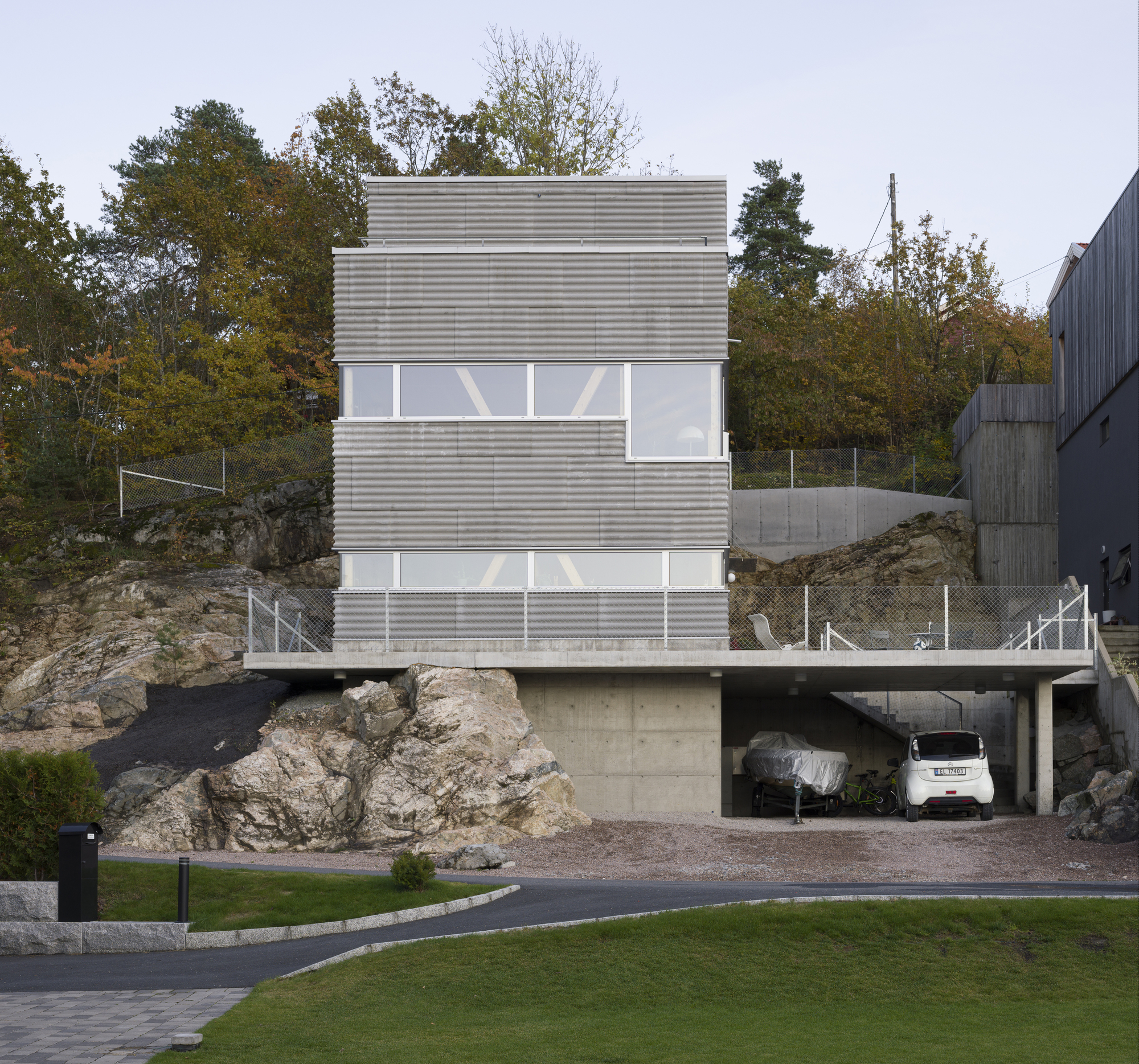 挪威别墅设计，岩石与玻璃的现代演绎-8