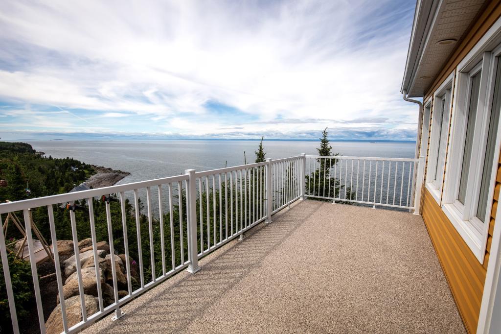 圣西蒙  里穆斯基山上的漂亮住宅丨加拿大魁北克-18