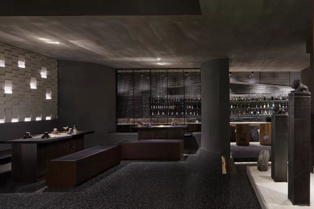 重庆赤犇炭火烤肉店——原始暗黑风潮的美食空间-41