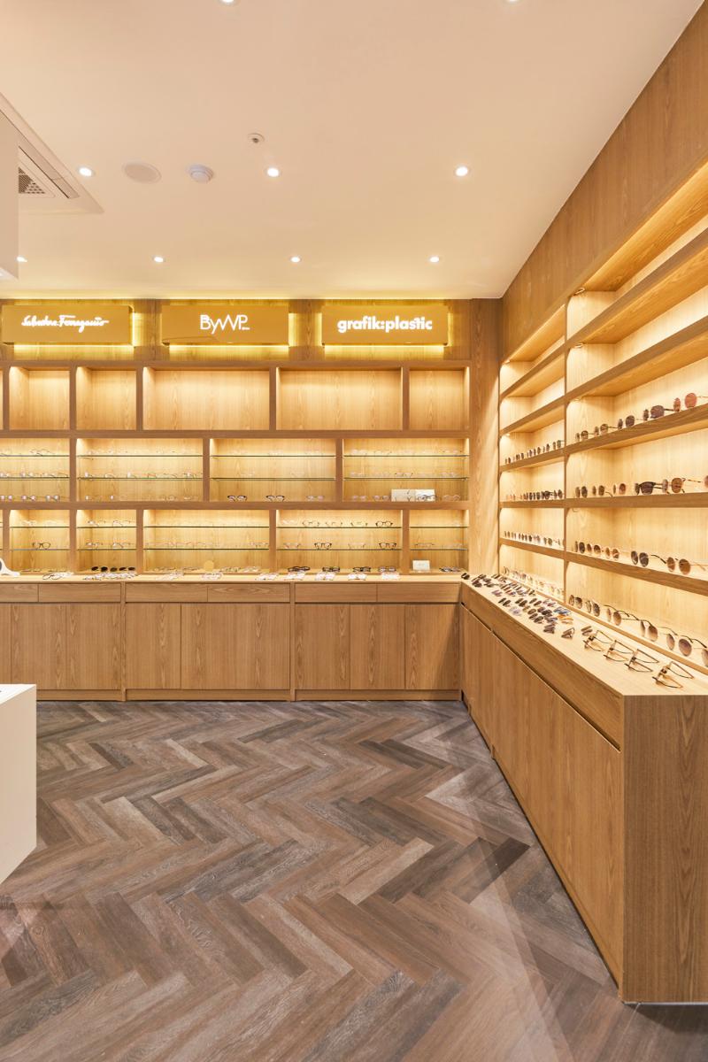 照明点亮 27 平米眼镜店空间-12