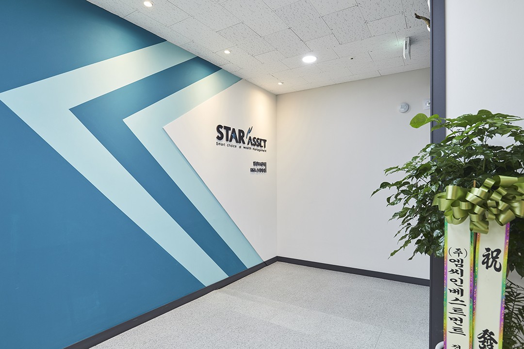 简约白调办公空间 展现极致美感-3