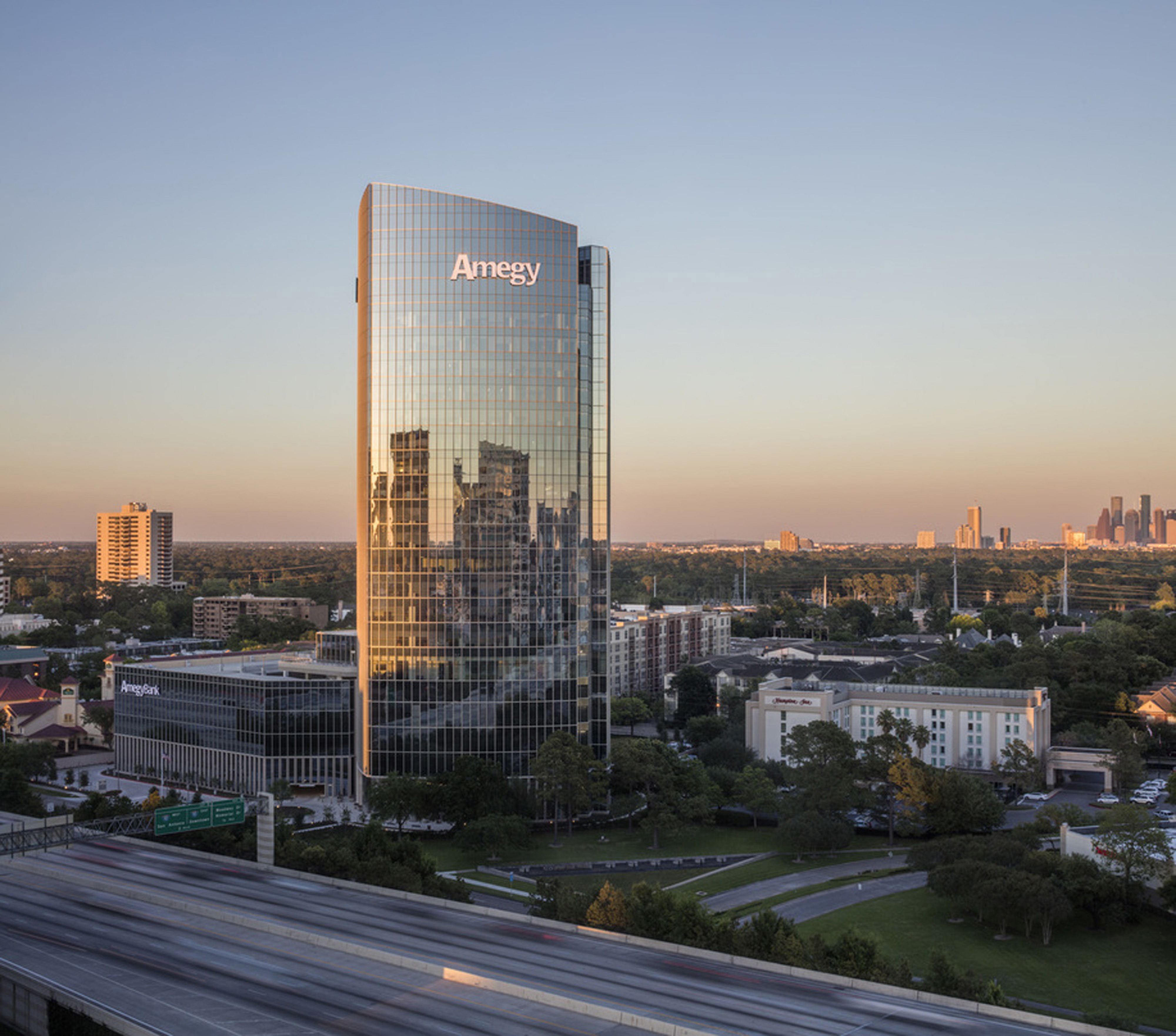 阿梅吉银行总部-7