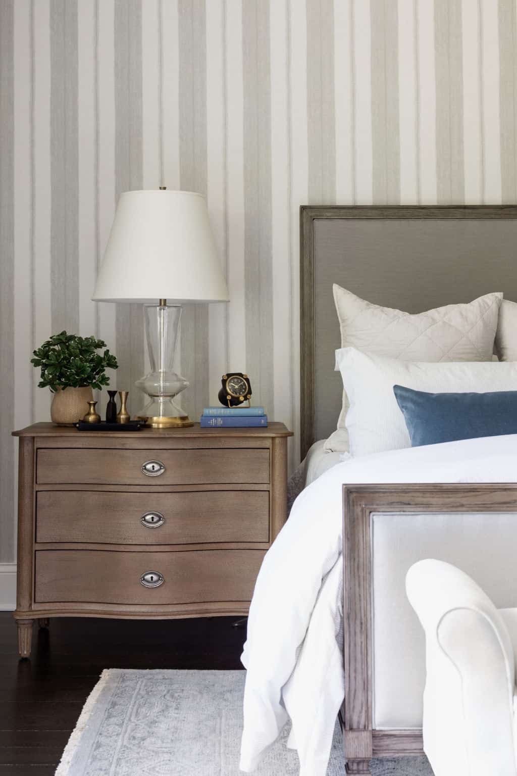 Take a tour of an Illinois dream home with bright and airy living spaces-28