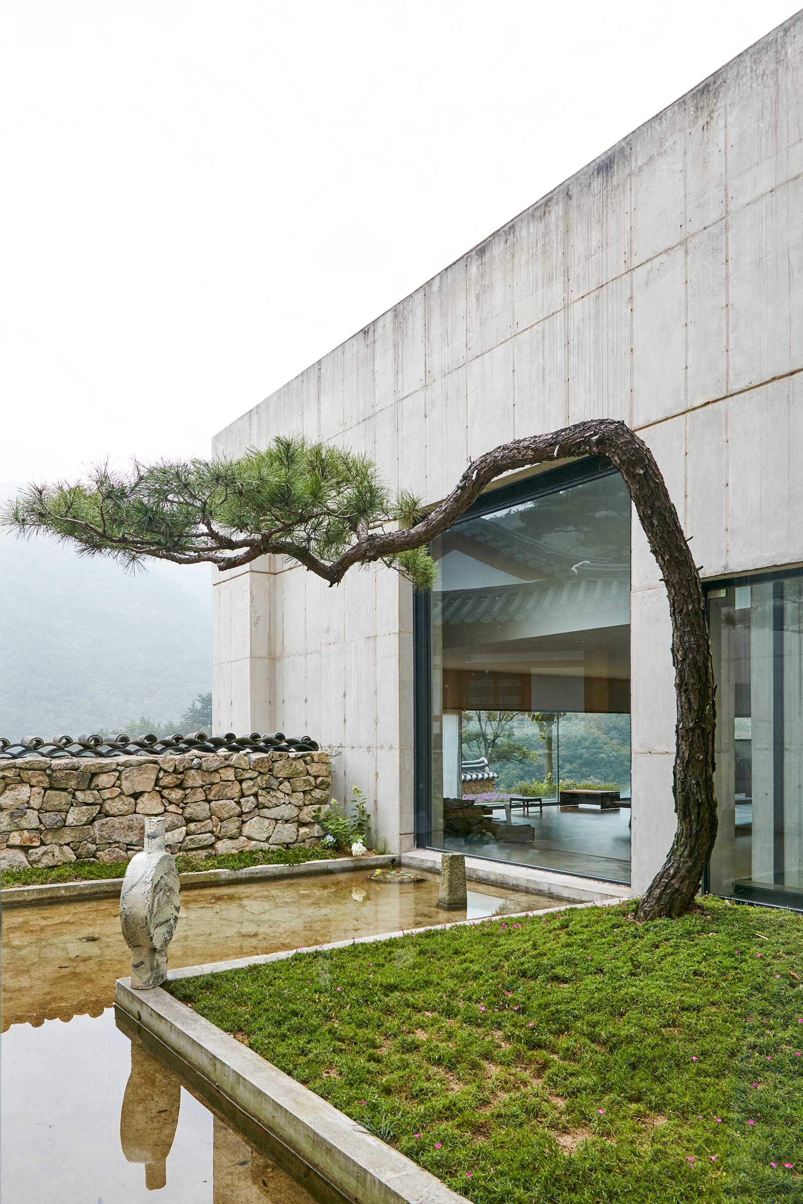 A Hanok Hotel in the Mountains — Design Anthology-5