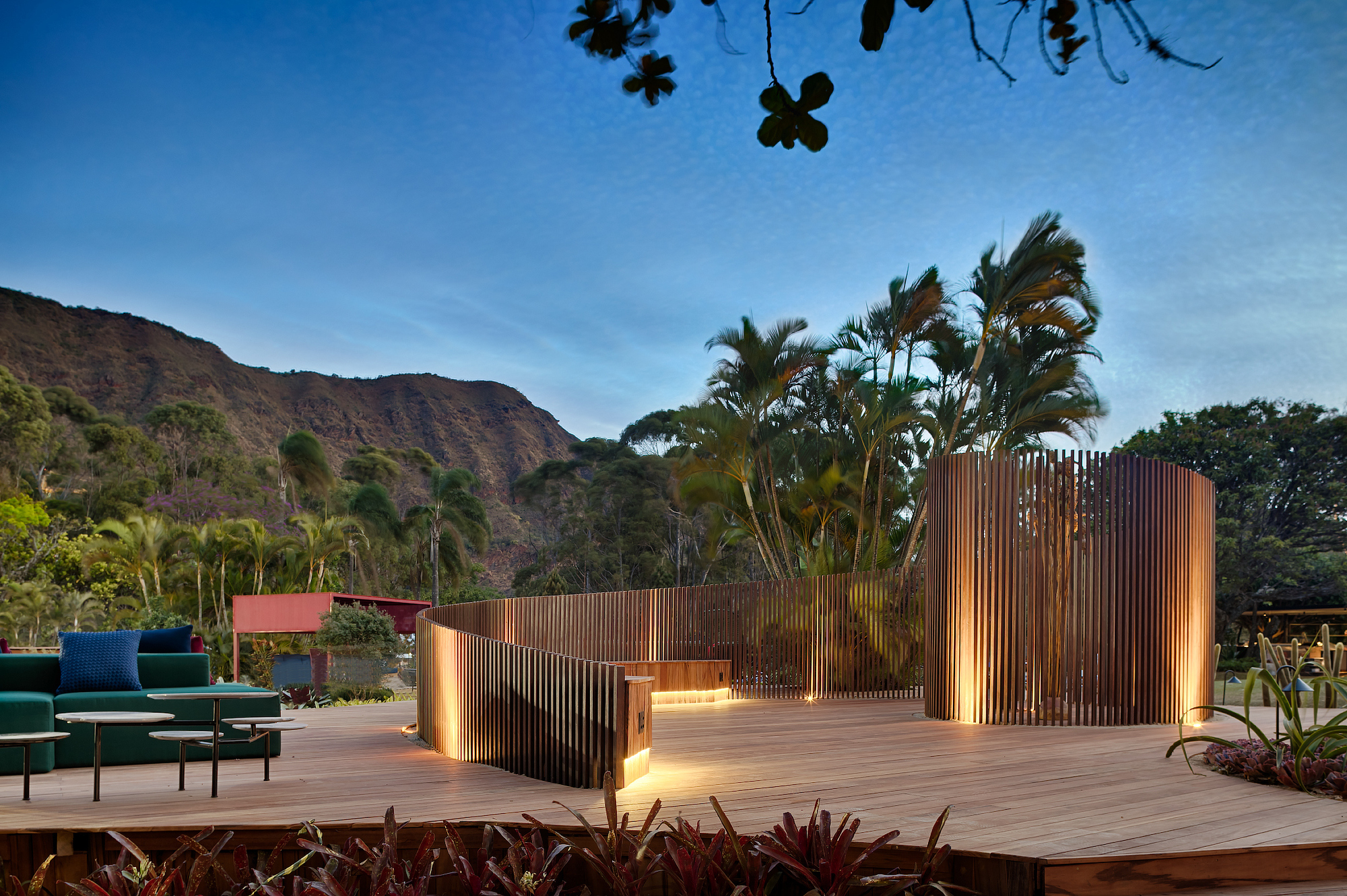 巴西青年建筑师打造“OCA”冥想空间,致敬自然与本土文化-10