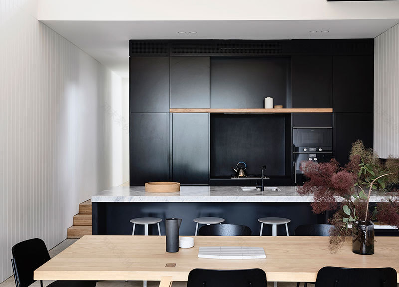 墨尔本现代小屋 | inner garden 与屋顶露台打造宜居空间-7