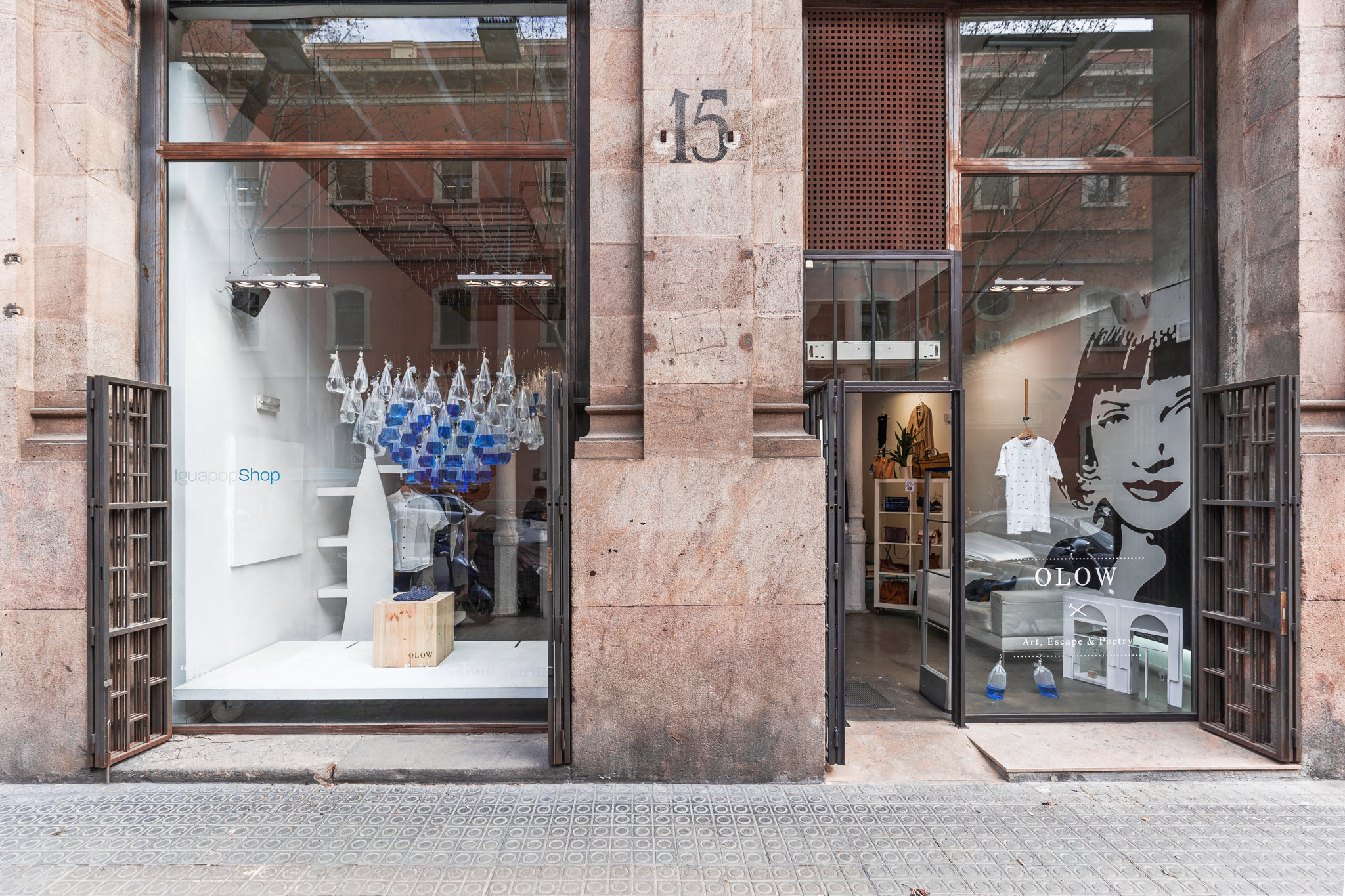 Liquid Modernity | Shopwindow for Olow in the IguapopShop store-0