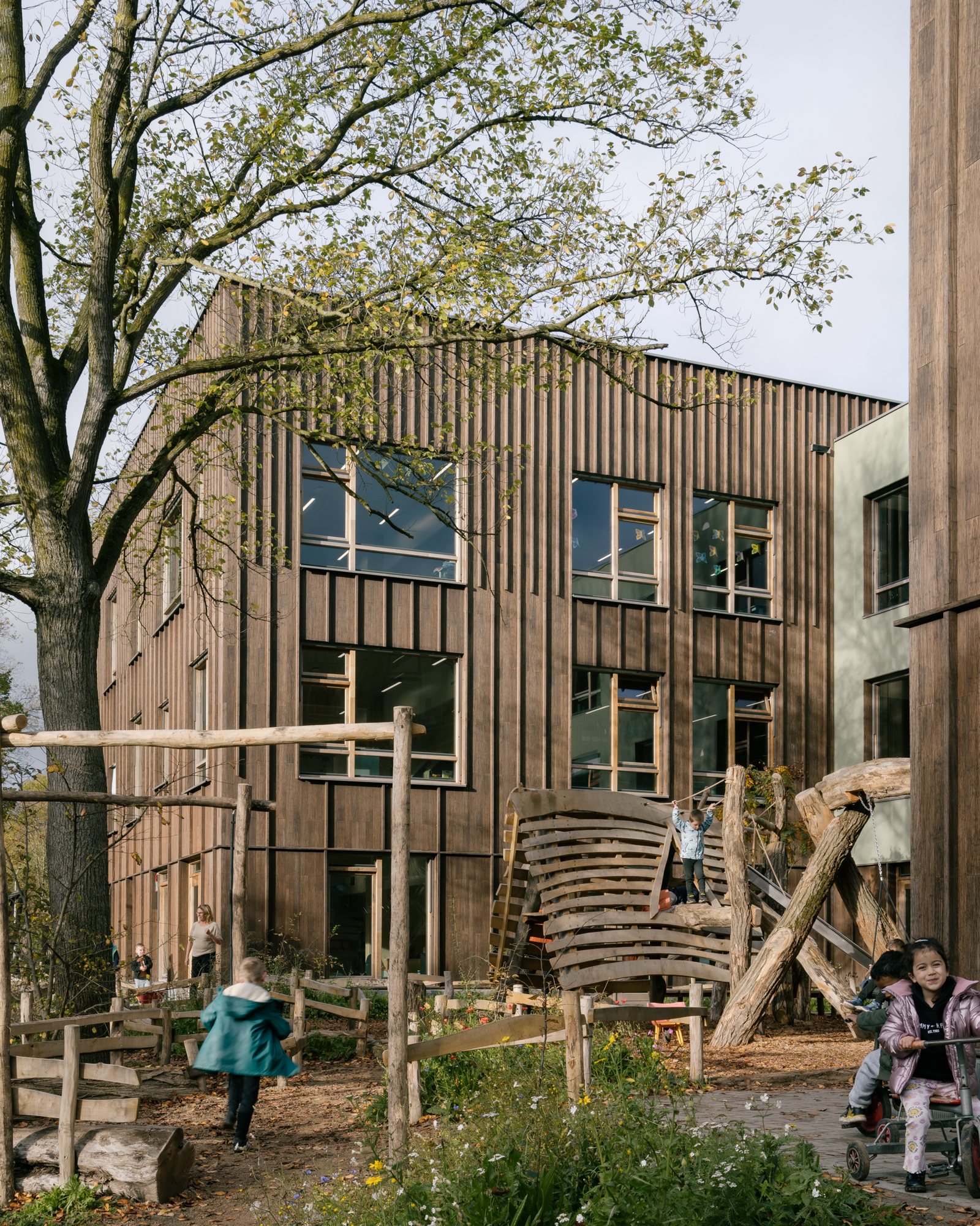 De Zevensprong - Integrated Child and Expertise Center / KRFT Architecture-49