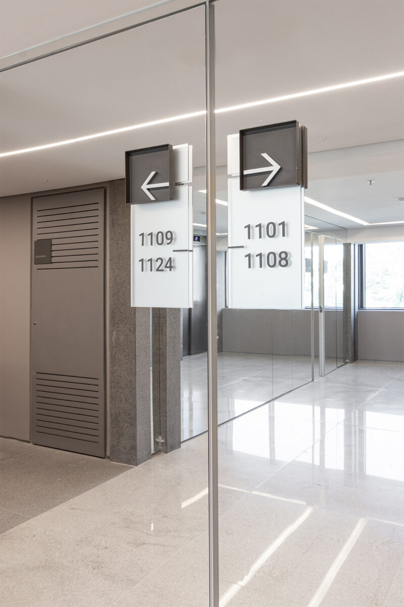 Linked Teresópolis - /STUDIOMDA - Wayfinding Design-6