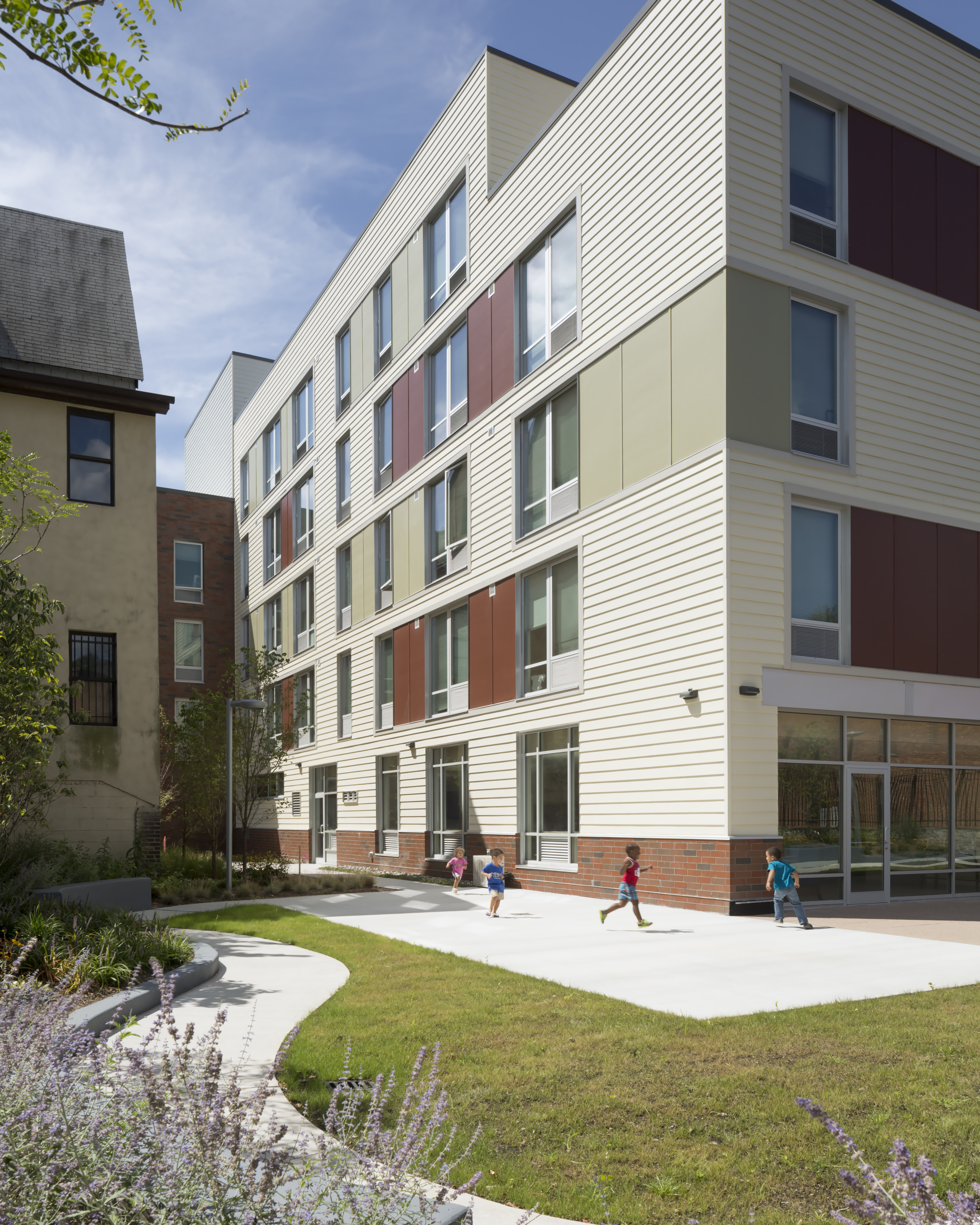 Schoolhouse Terrace | 融入社区的环保老年公寓-13