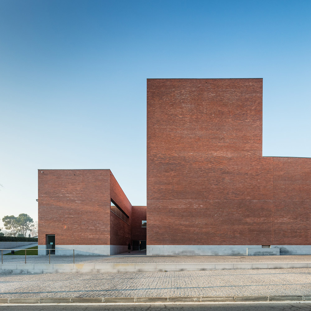Llinars del Vallès礼堂剧院，西班牙 / Álvaro Siza Vieira + Aresta Arquitectura-18