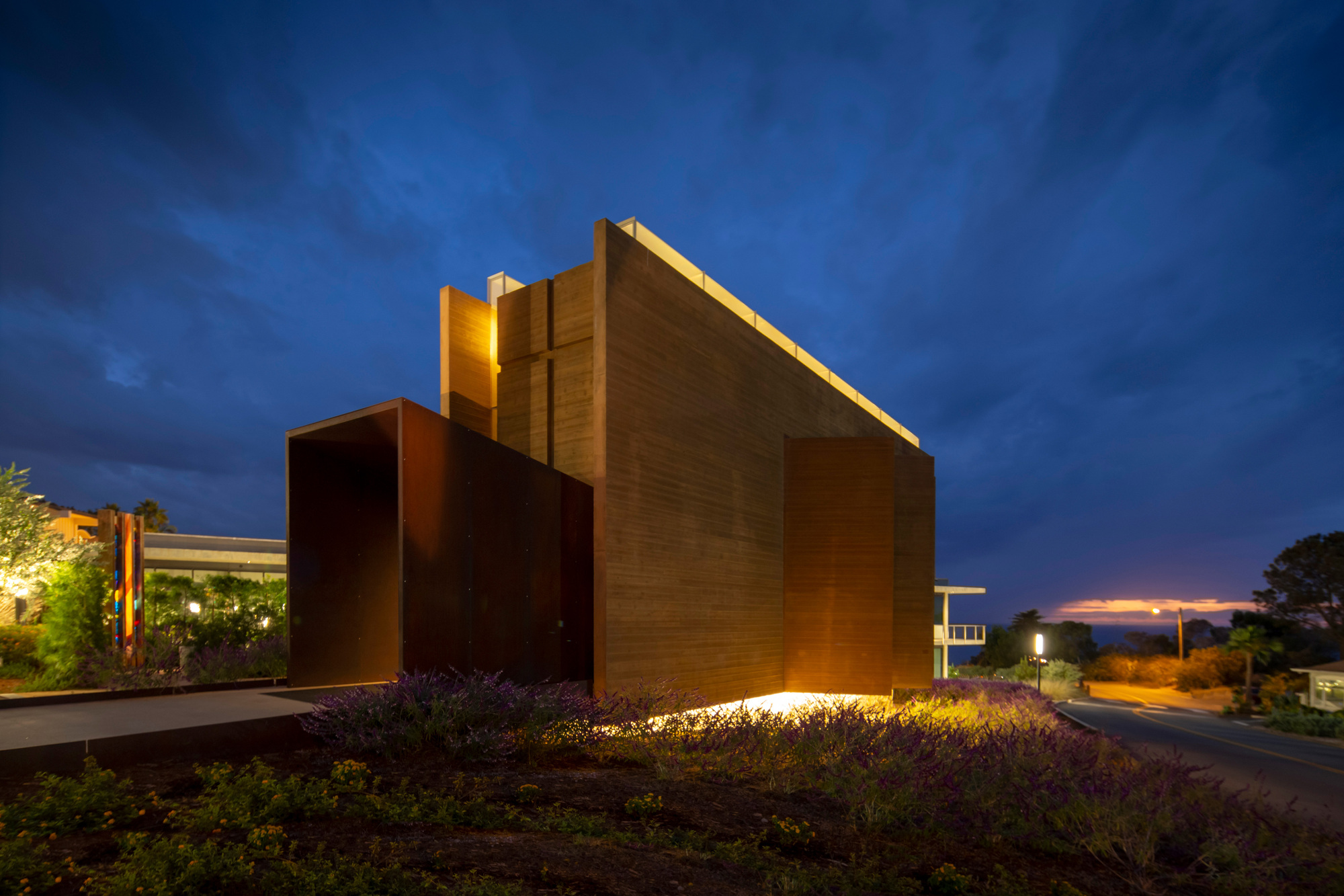 Point Loma Nazarene University Prescott Chapel / Carrier Johnson + Culture-30