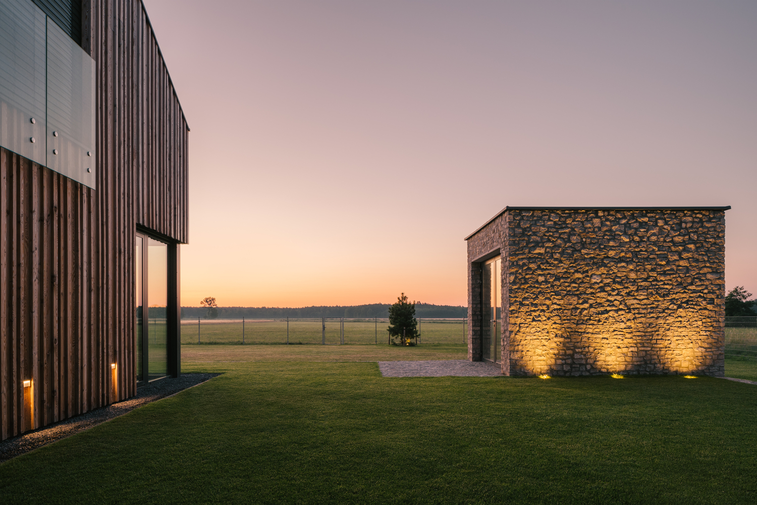 波兰田野中的和谐共生建筑丨波兰波莱丨Staruń Wanik Architects-35