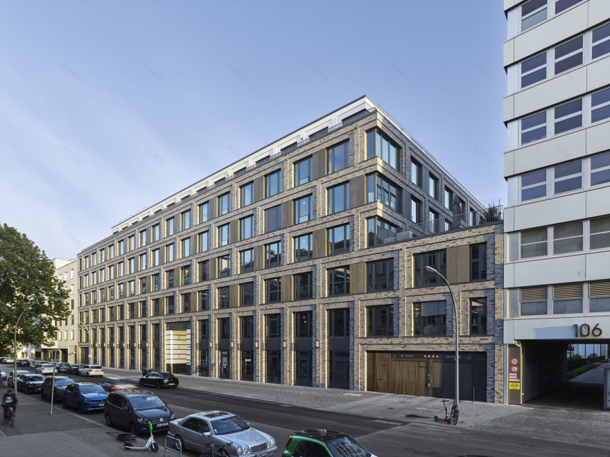 3 Hoefe Office and Residential Building / Tchoban Voss Architekten-19