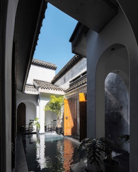 宾临城·江南赋设计师民宿丨中国湖州丨上海小波建筑设计有限公司