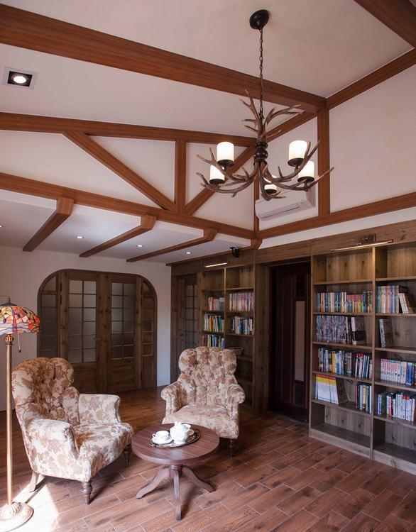 李干才打造乡村风情别墅 | 书香红砖壁炉,自然木头书柜-6