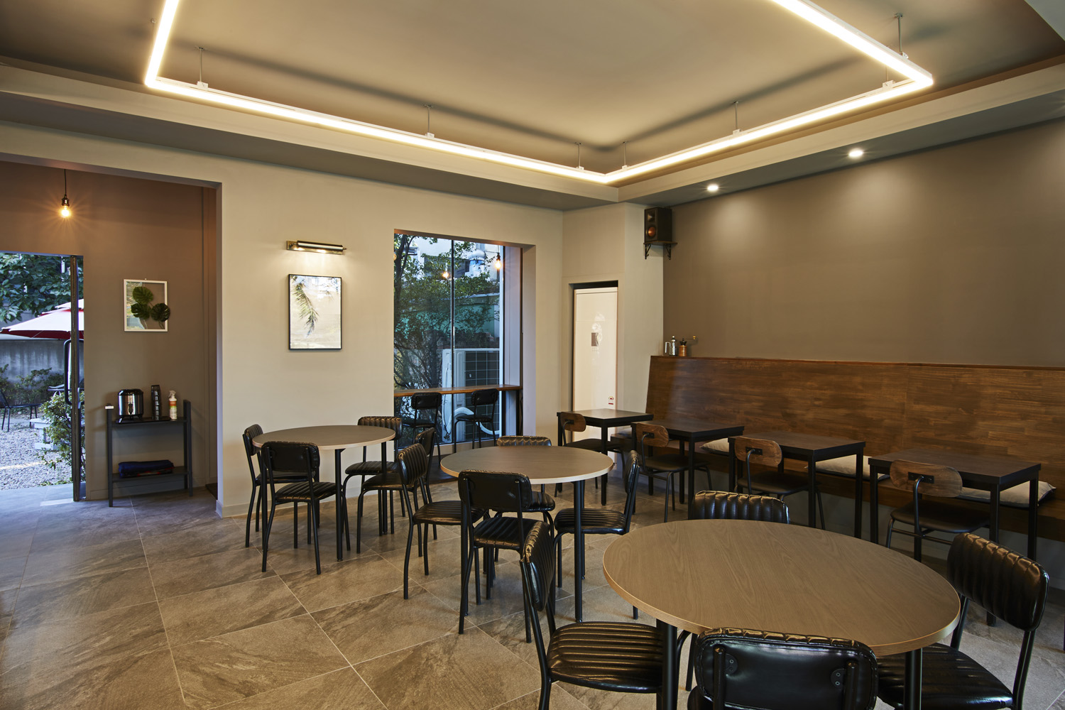 简约清新 18 坪咖啡厅设计-4