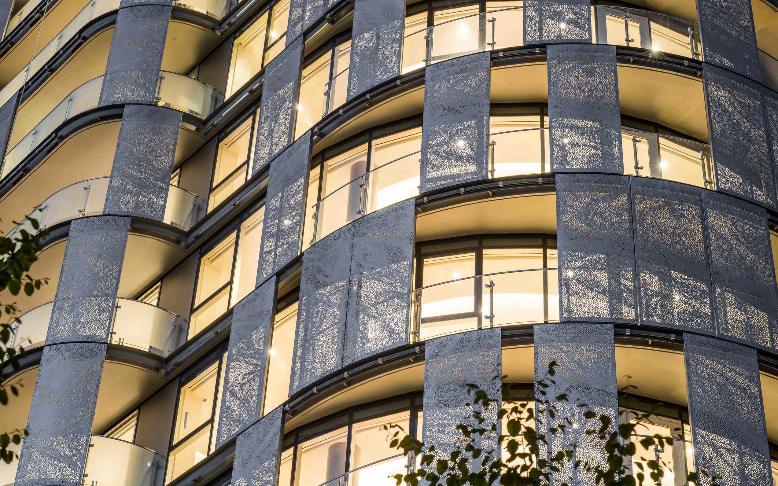 {{ project.post_title }}-12