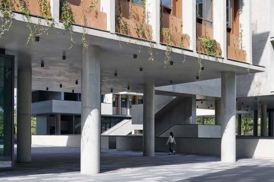 成都麓湖漂浮总部办公楼丨中国成都丨直向建筑-17