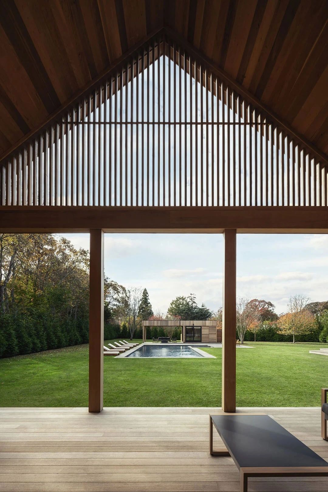 雪松木包覆的东汉普顿住宅丨Oza Sabbeth 建筑事务所-14