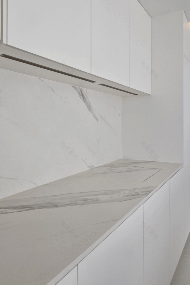 两个集装箱改造的极简主义微型住宅 Marilia Pellegrin-7