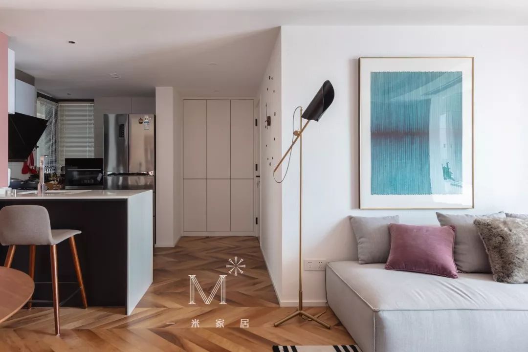 新时代女性独居空间，粉色浪漫与灰色简约的完美结合-38