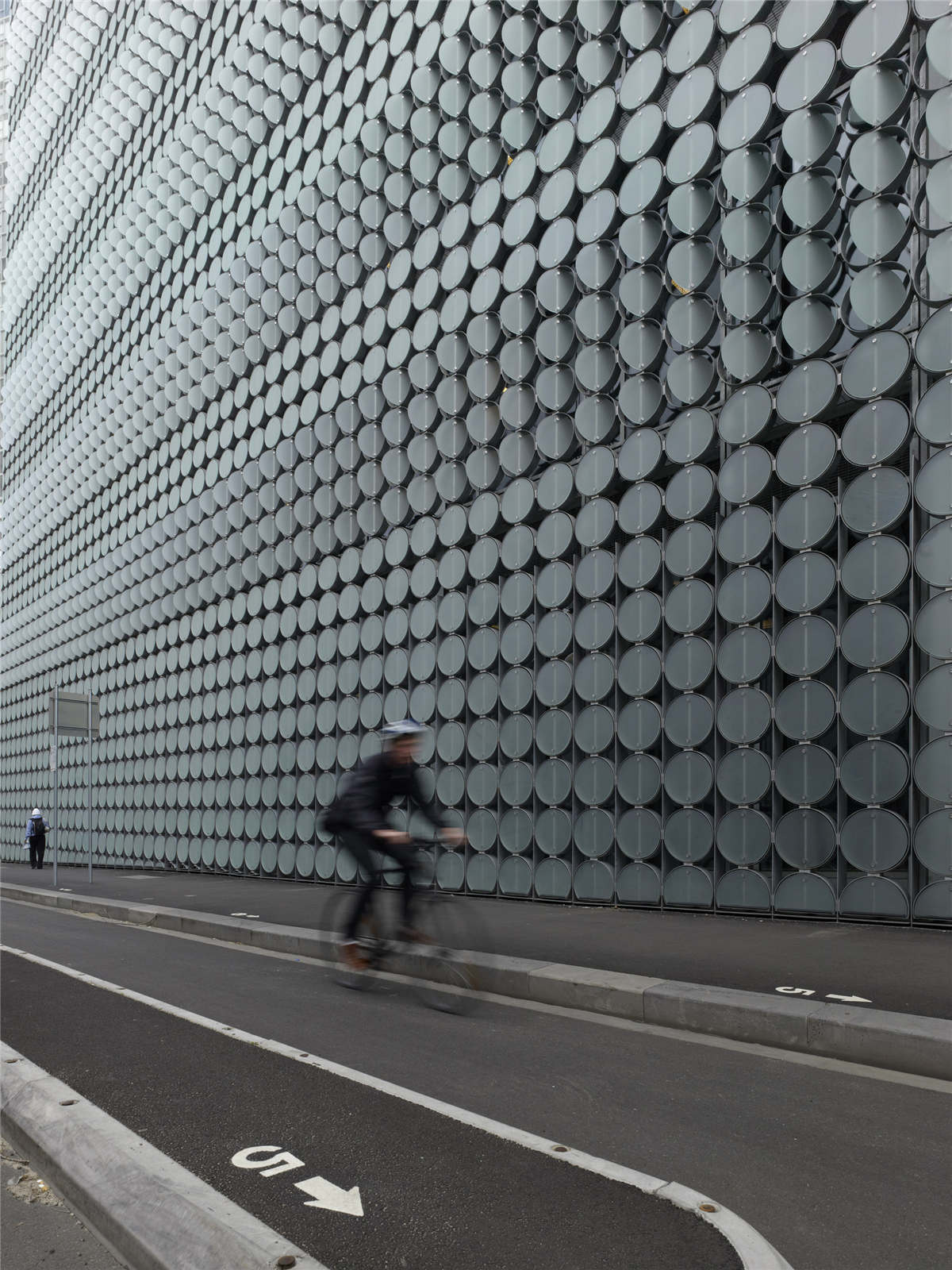 炎炎夏日里 这些会“呼吸”的建筑各显神通-24