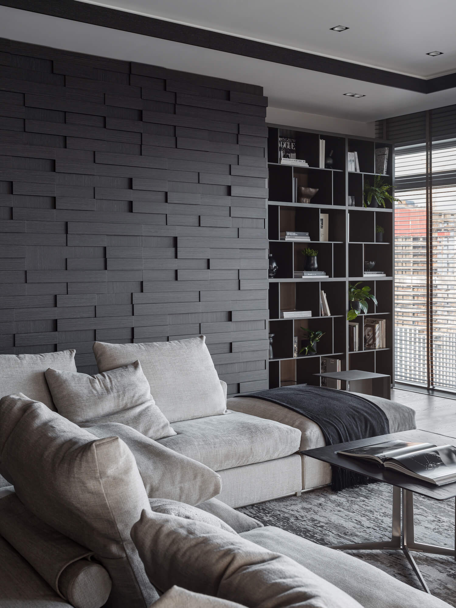 莫斯科黑色系公寓设计 既沉稳又有质感-7