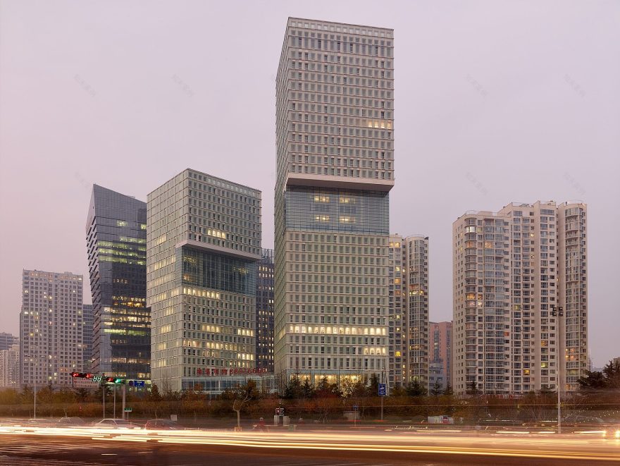 达伦世纪综合大楼(注:Comple·推测可能是Complex的拼写错误,常见意思有综合大楼等) 丨中国青岛丨Baumschlager Eberle Architekten-3