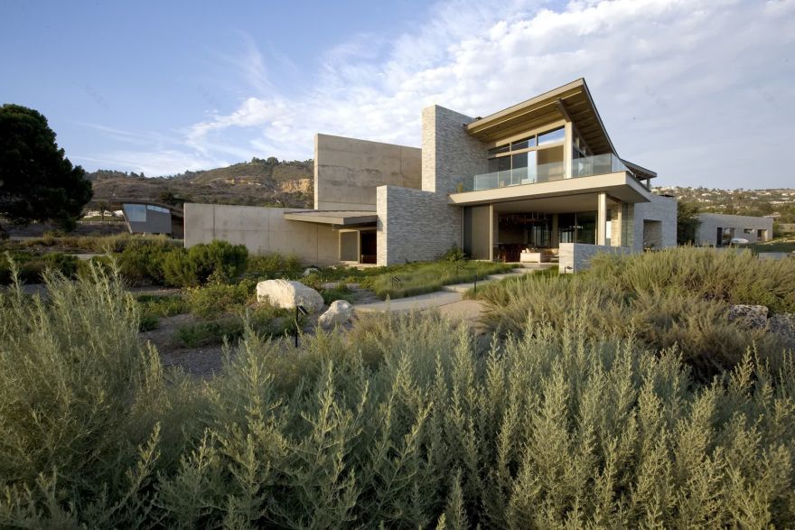 加州阿尔塔米拉别墅庭院,原生植物与景观巨石的和谐共生-10