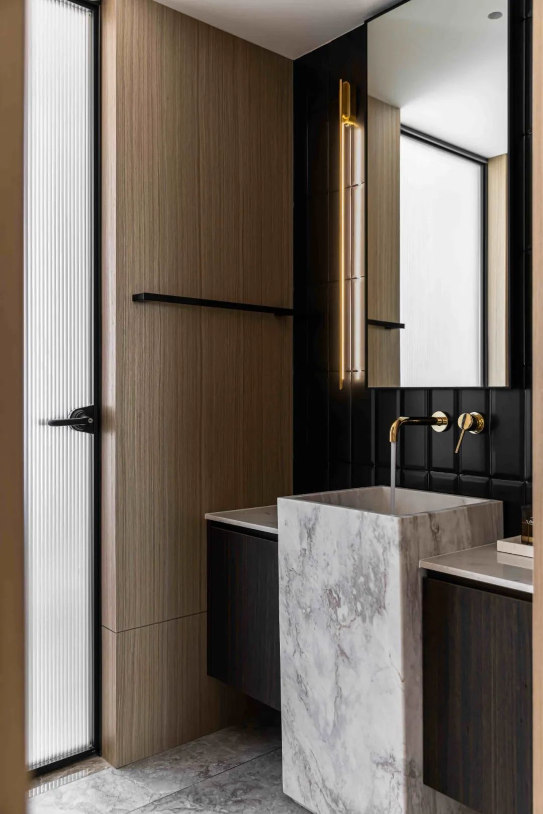 大理石+原木，80后业主的现代风四居室 | 花漾美作-66